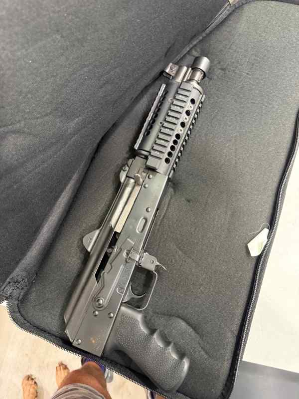 Zastava Ak-47 pistol
