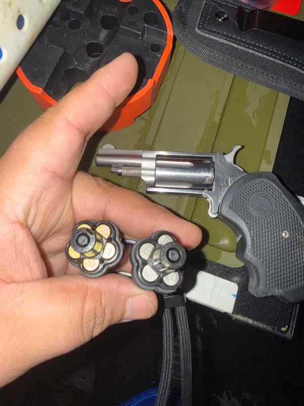 NAA magnum revolver w/ xl grip + 2 speed loaders 