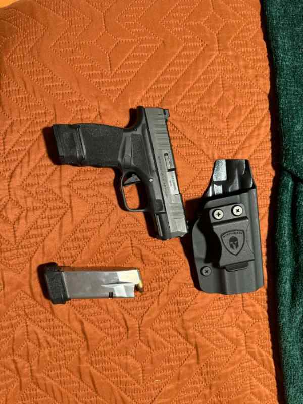 Springfield  hellcat 9mm